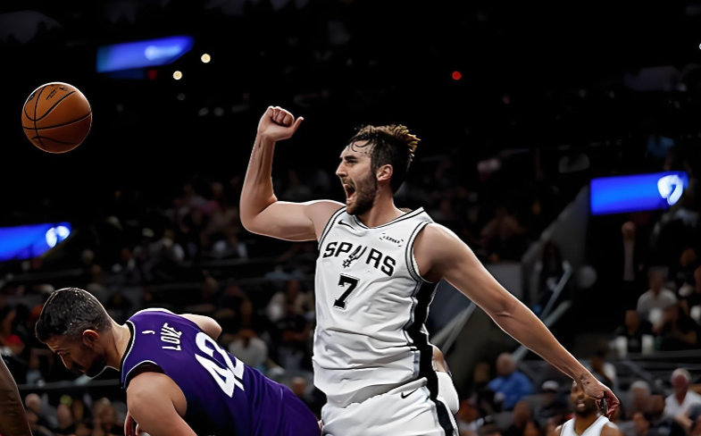 米乐官方网站-三分之一邓肯！马刺中锋的蜕变！