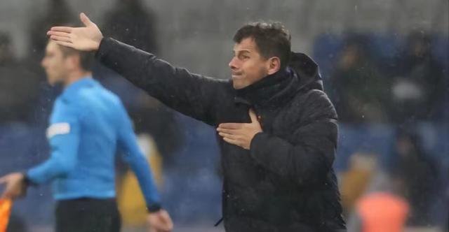 1682412398103002249.jpg m6官方网站-【夜读】老詹不发威你当我是小卡啊