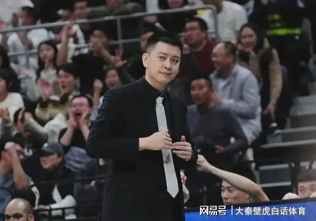 米乐-突发!CBA重磅消息,曝4冠王功勋教练杨鸣辞职,已获俱乐部批准!