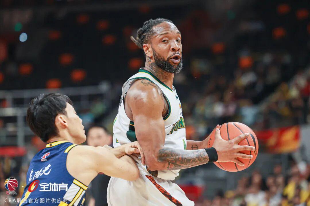 m6官方网站-付豪26分9板 鄢手骐17分 莫兰德21板6助攻 辽宁本钢客场89：73战胜深圳马可波罗